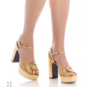 Valentino Garavani Womens Gold Strappy Platform Heels Size 39.5